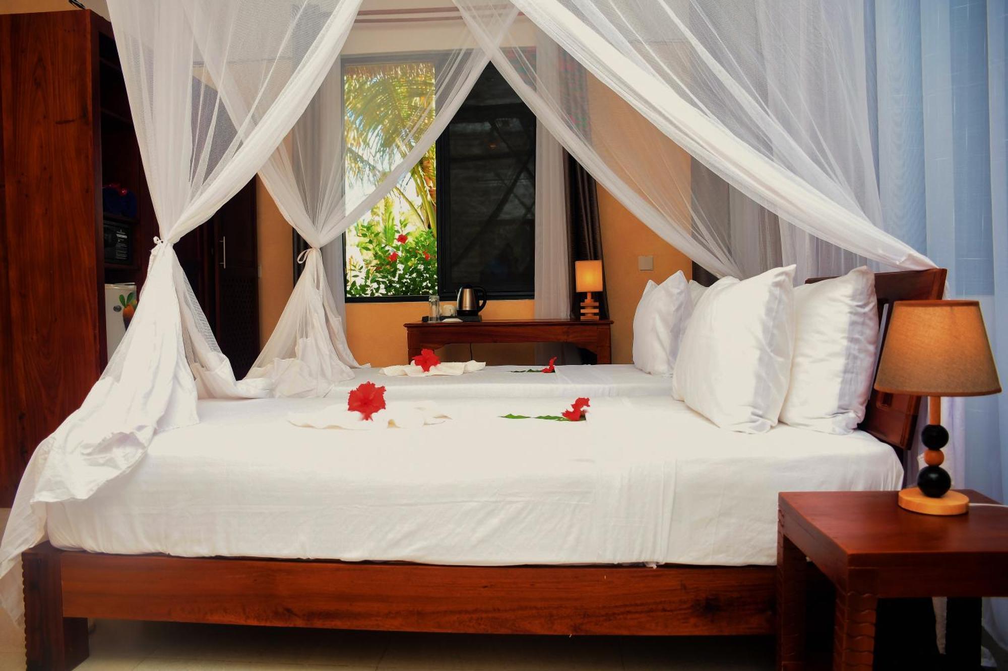Manolo Beach Resort 乌罗阿 外观 照片